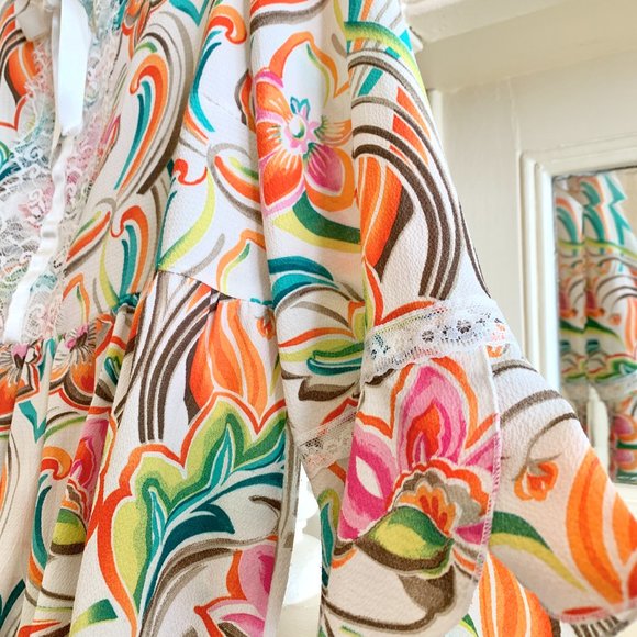 Rinascimento Made in Italy Beautiful Multi-color Print Blouse Lace Detail - Picture 4 of 8